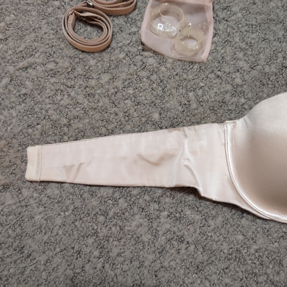 VS Biofit Multiway Strapless Bra w/2 Pack Straps - Picture 13 of 15